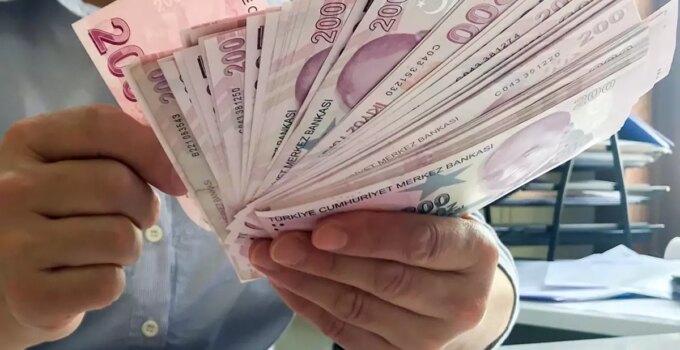 AYM’den memur ve emekliyi üzecek zam kararı