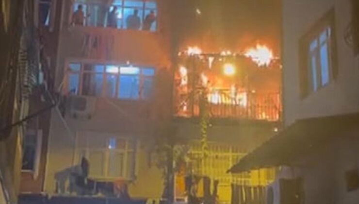 Beyoğlu’nda havai fişek nedeniyle evde yangın çıktı