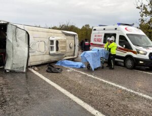 Can pazarı! İşçi servisi devrildi, ölü ve yaralılar var