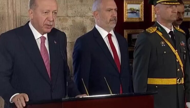 Cumhurbaşkanı Erdoğan, Anıtkabir’de! İşte Özel Defter’e yazdığı not