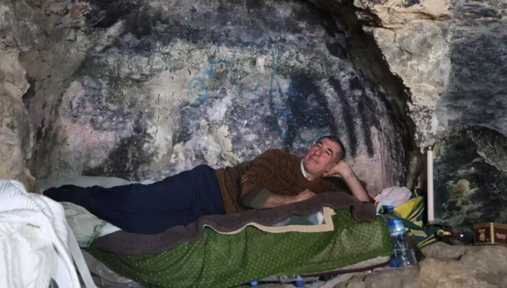 Depremden sonra mağarada yaşamaya başlayan adamı yıkan karar