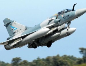 Fransa, Ukrayna’ya Aster füzeleri ve Mirage 2000 savaş uçakları gönderiyor