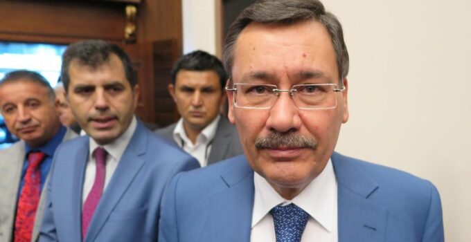 Gökçek sekiz yıldır lojmandan çıkmıyor