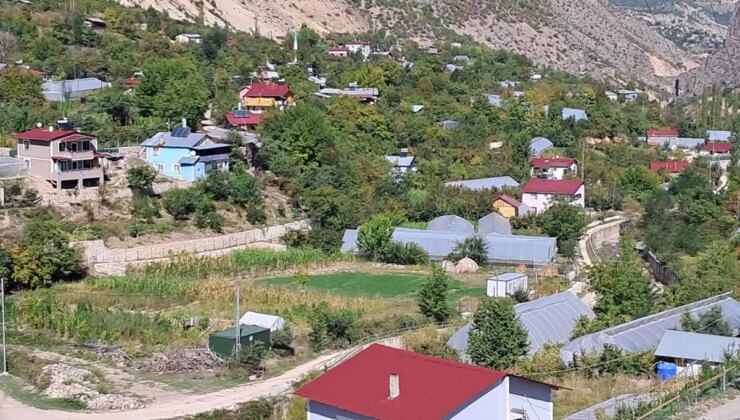 Halk sandık başına gitti! Bir köy, o ilçeye dahil olmayı reddetti