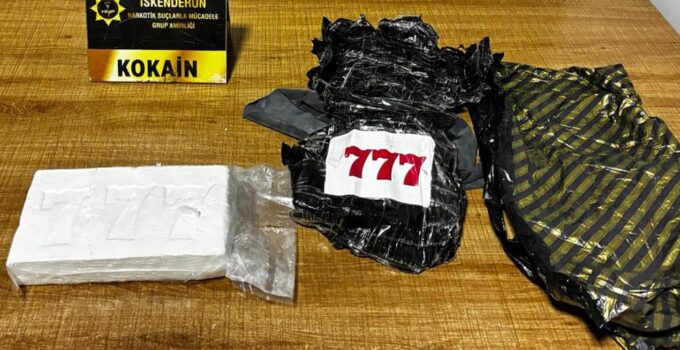 Hatay’da otomobilde 1 kilo 100 gram kokain ele geçirildi: 2 tutuklama