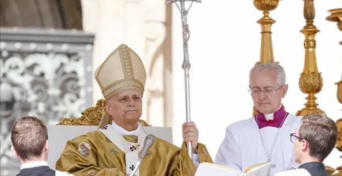 İstanbul’da Volkswagen Arena’da ayin yönetecek