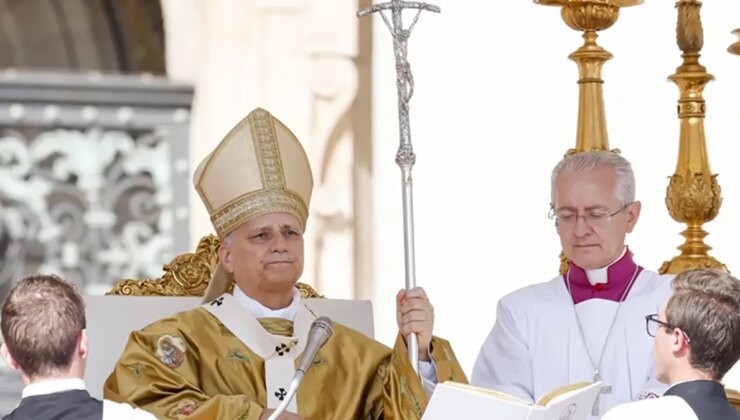 İstanbul’da Volkswagen Arena’da ayin yönetecek
