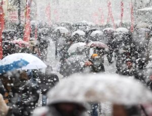 Kar yağışı İstanbul’un yanı başına dayandı! Lapa lapa yağacak