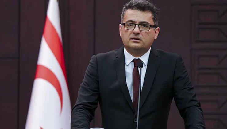 Kıbrıs’ta yeni dönem: AKP ve MHP’nin desteklediği Tatar’a karşı seçimi kazanan Tufan Erhürman kimdir?