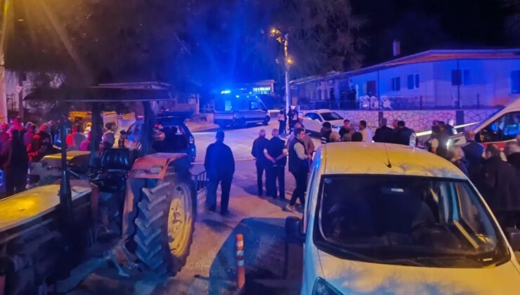 Köy meydanında iki arkadaşını av tüfeğiyle öldürdü