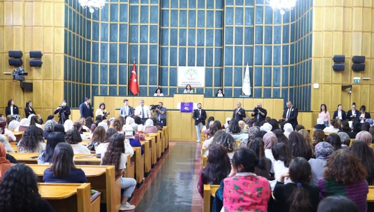 Meclis’teki Öcalan sloganlarına suç duyurusu