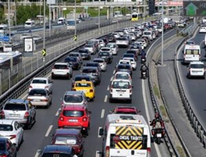 Trafikte bunu yapan yandı! Ehliyetine 60 gün el konulacak