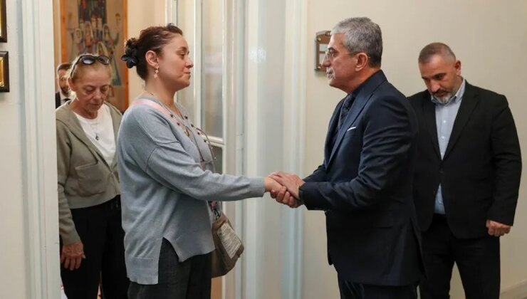 Yasemin Minguzzi DEM’i pas geçti