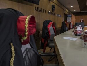 Adalet beklerken disipline sevk edildi: Eğitimciye çifte ceza