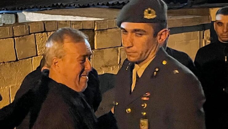 ‘Baba biz dönüyoruz. Sen tarlaları ektin mi?’