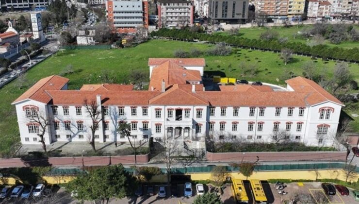 Balıklı Rum Hastanesi’nde operasyon: Profesör, eczacı ve tıbbi sekreter gözaltında