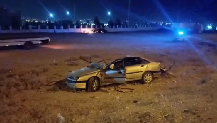 Batman’da emniyet şeridindeki TIR’a çarpan otomobilde 2 çocuk öldü