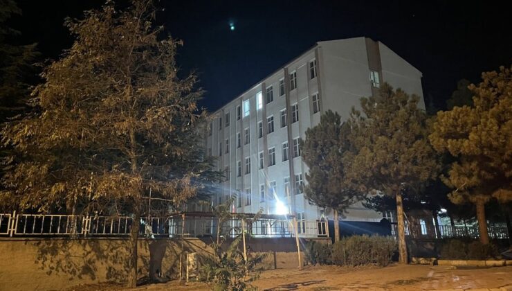 Bu kez pasta! Rahatsızlanan 6 öğrenci hastaneye kaldırıldı