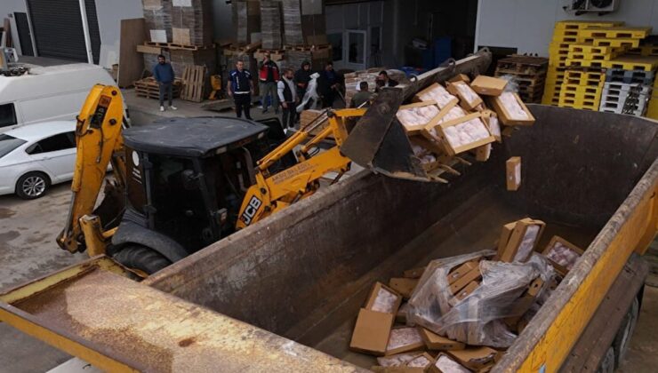 Ciğer, sucuk, döner! 25 ton üretip vatandaşı zehirleyeceklerdi kepçeyle imha edildi