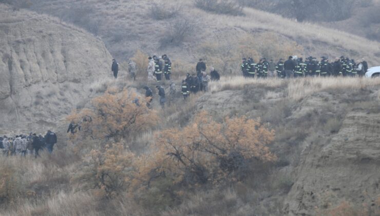 Düşen askeri kargo uçağının enkazında incelemelere başlandı