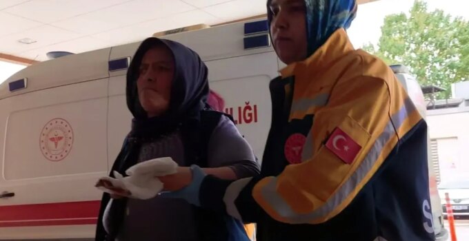 Eli merdaneli ütüye sıkışan kadın ağır yaralandı