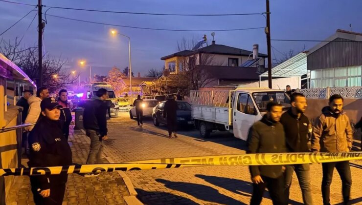 Erzincan’da baba ile oğlu evlerinde ölü bulundu