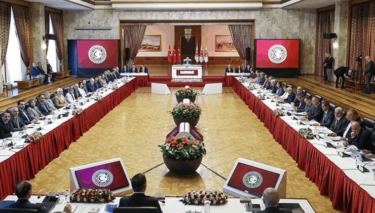 Komisyonda MİT raporu süreci belirleyecek