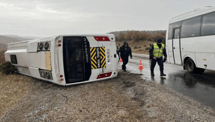 Konya’da okul servisi devrildi; 29 kişi yaralandı!