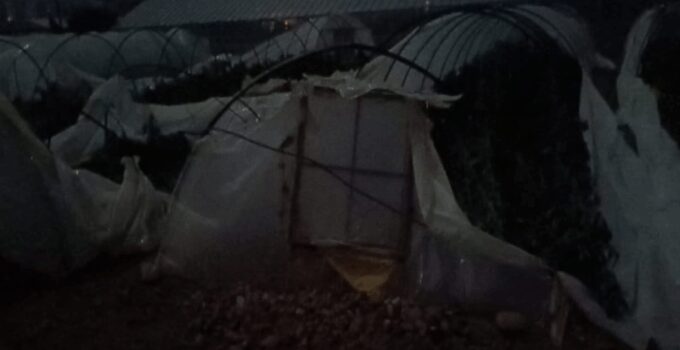 Mersin’de hortum paniği: Şehir karanlığa büründü