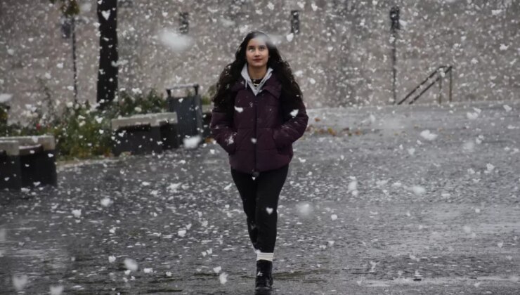 Meteoroloji sarı kodla uyarmıştı! Sivas’a lapa lapa kar yağdı