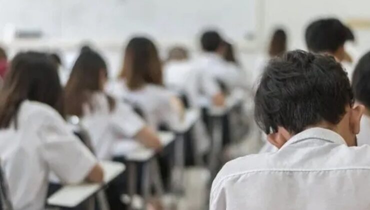 ‘Nutuk’ kitaplarını çöpe atan lisede yeni skandal