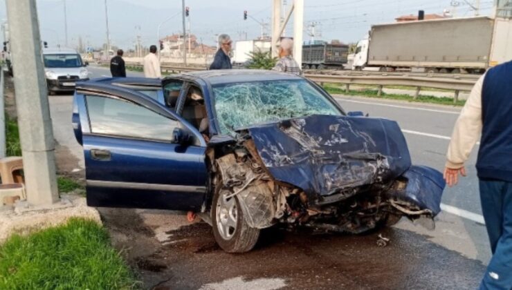 Sakarya’da feci kaza: 3 kişilik aile yaralandı