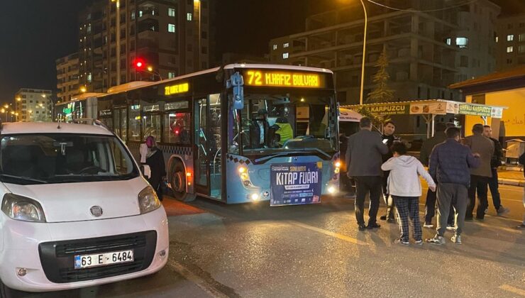 Sokak ortasında çatışma! Kurşunlar halk otobüsüne isabet etti, yaralananlar var