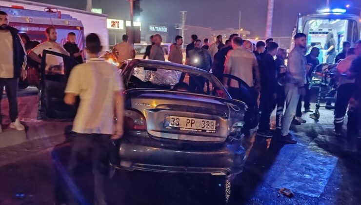 Tarsus’ta minibüs ve otomobil çarpıştı: 10 Kişi Yaralandı