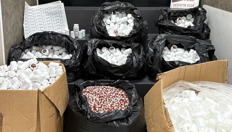 Torbacılara darbe: 316 bin hap bulundu, 2 kişi tutuklandı