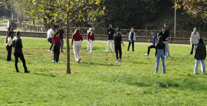 Trabzon’da sıcak havayı fırsat bilenler, yaylara akın etti