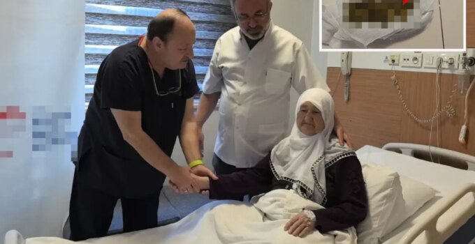 Yaşlı kadının safra kesesinden 213 adet taş çıktı