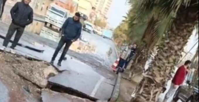 Adana’yı resmen su bastı: 3 mahalle sular altında kaldı, yol çöktü