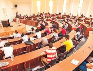 Artık her dönem 3 sömestr olacak: Üniversiteler o tarihte 3 yıla düşüyor!