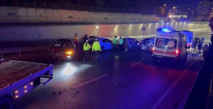 Çekmeköy’de 7 aracın karıştığı zincirleme kaza: 7 kişi yaralandı