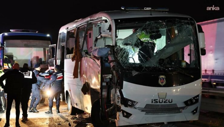 Cezaevi nakil aracı kaza yaptı: çok sayıda yaralı var