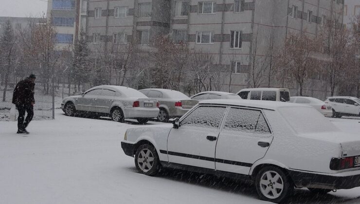 Eğitime kar engeli: Okullar tatil edildi