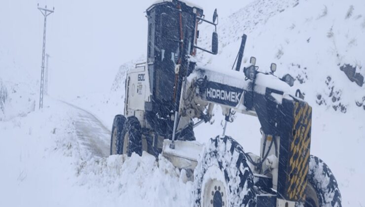 Elazığ’da 311 köy yolu, kardan ulaşıma kapandı