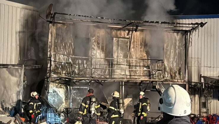 Gebze’de geri dönüşüm deposunda yangın: 1 işçi yaralandı