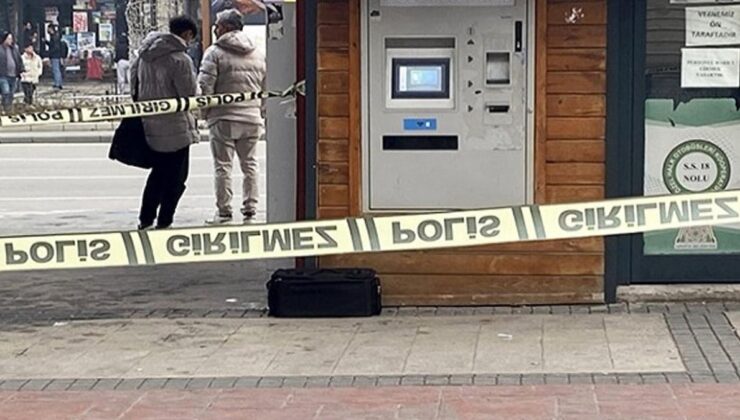 Halk otobüsü durağında bomba paniği