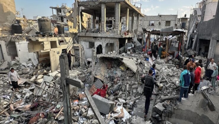 İsrail’in soykırım uyguladığı Gazze Şeridi’ne ilk Faslı kadın doktorun giriş yaptığı bildirildi