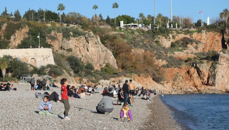 Kış bu ilimize uğramadı, sıcağı gören denize daldı