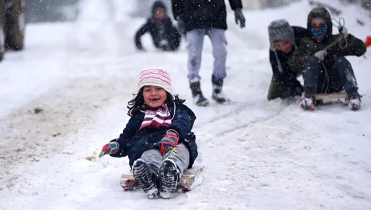 Mevsimin ilk kar tatili haberleri geldi! Çok sayıda ilde eğitime ara