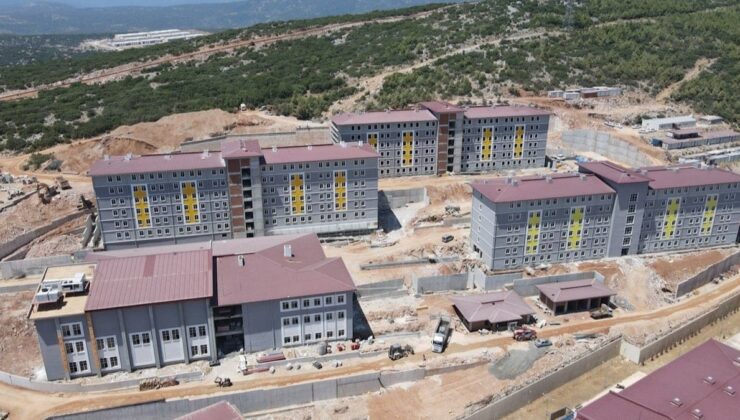 Öğrenci yurdu, mezarlık ve dev çukurun üstüne yapıldı