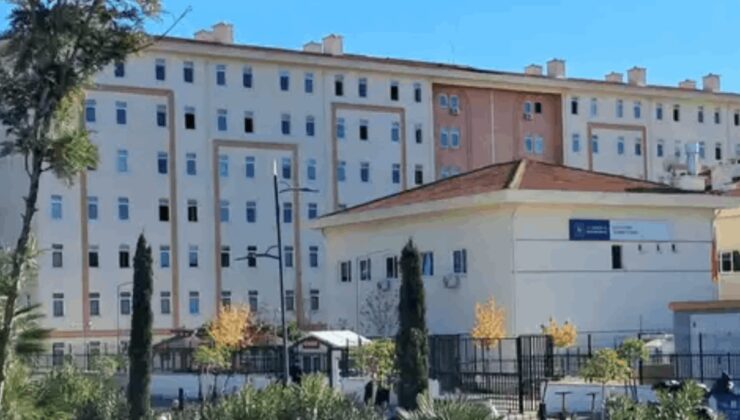 Öğrenci, yurdunun bahçesinde bıçaklandı!